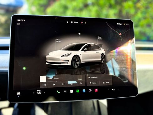 Used 2022 Tesla Model 3 Standard Range RWD image 35