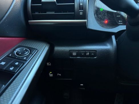 Used 2019 Lexus IS 300 AWD image 10