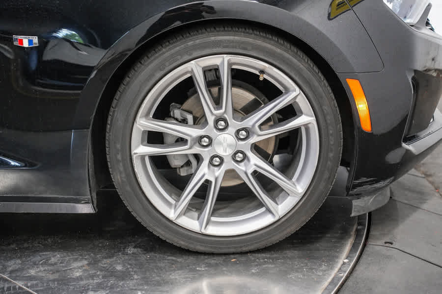 Used 2022 Chevrolet Camaro LT w/ RS Package RWD image 7