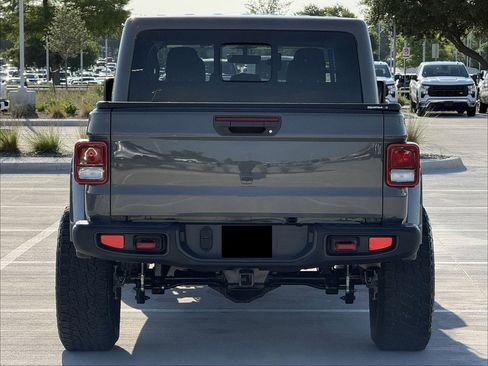 Used 2021 Jeep Gladiator Rubicon AWD/4WD image 4
