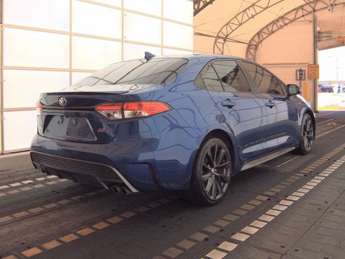 Used 2021 Toyota Corolla SE w/ SE Premium Package FWD image 4