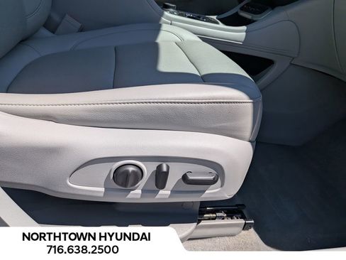 Used 2021 GMC Acadia SLT w/ Technology Package AWD/4WD image 42
