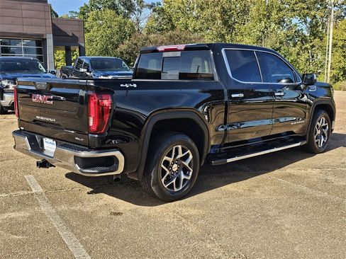 Used 2023 GMC Sierra 1500 SLT w/ SLT Premium Package image 4