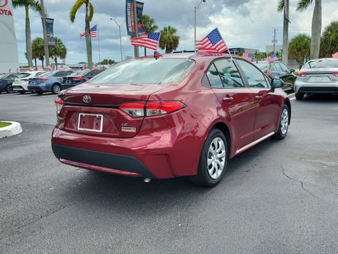 Used 2022 Toyota Corolla LE FWD image 11