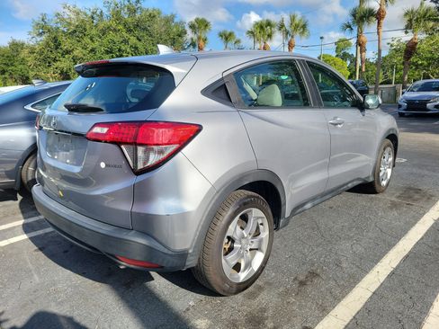 Certified 2022 Honda HR-V LX image 5