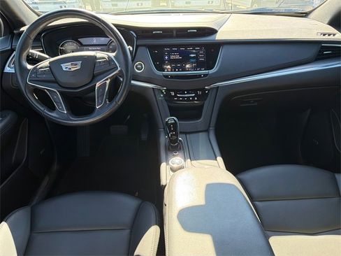 Certified 2023 Cadillac XT5 Luxury image 23
