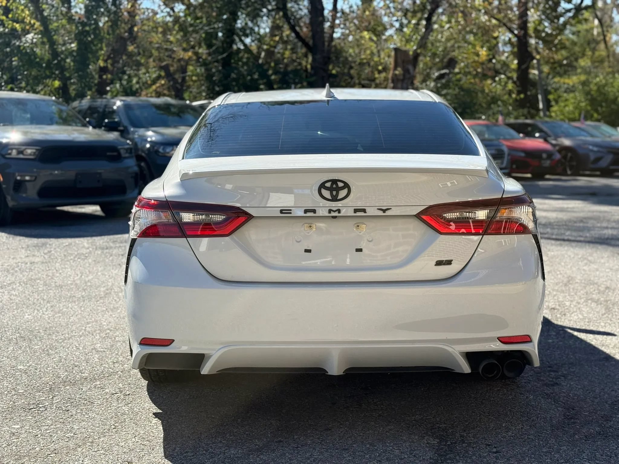 Used 2022 Toyota Camry SE FWD image 7