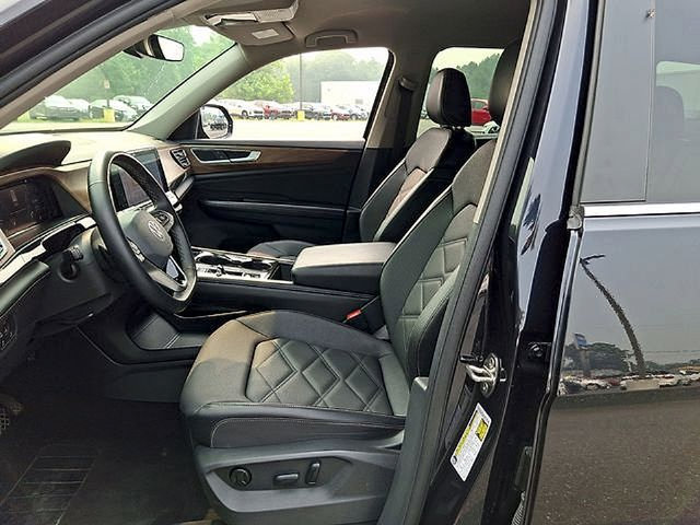 Used 2024 Volkswagen Atlas SE AWD/4WD image 14
