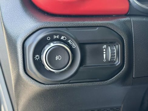 Used 2023 Jeep Wrangler Unlimited Rubicon AWD/4WD image 13