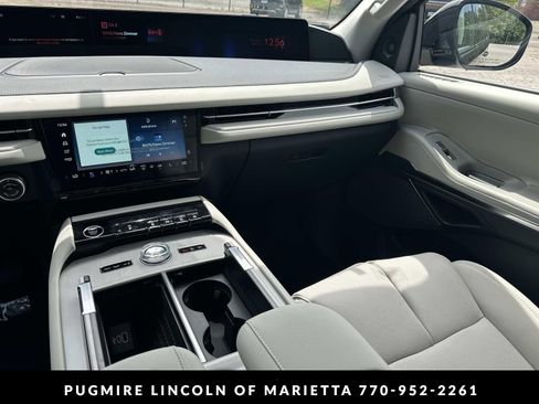 New 2026 Lincoln Navigator Reserve AWD/4WD image 26