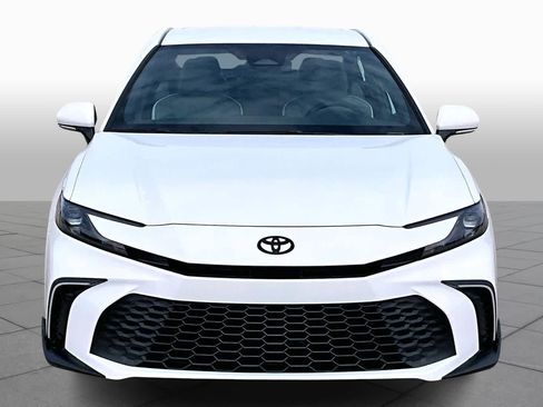 New 2026 Toyota Camry SE image 3