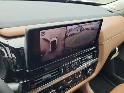 New 2026 Nissan Pathfinder Platinum AWD/4WD image 28