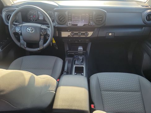 Used 2022 Toyota Tacoma SR image 11