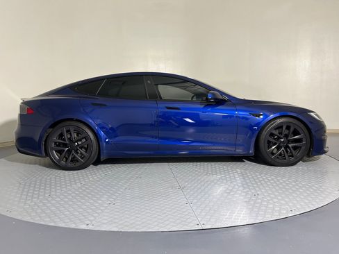 Used 2022 Tesla Model S Plaid image 7