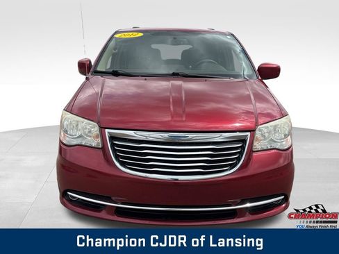 Used 2012 Chrysler Town & Country Touring w/ Entertainment Group #1 FWD image 11