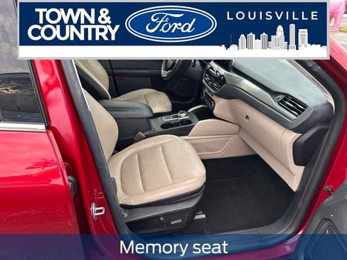 Used 2022 Ford Escape Titanium w/ Class II Trailer Tow Package AWD/4WD image 10