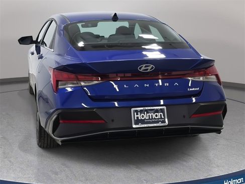 Used 2024 Hyundai Elantra Limited image 8