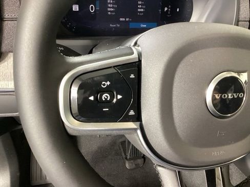 New 2026 Volvo XC90 B6 Ultra w/ Protection Package image 31