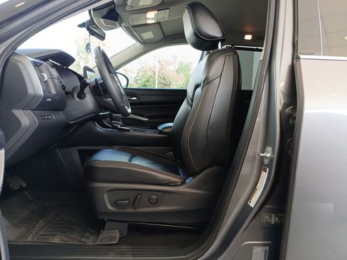 Used 2023 Nissan Pathfinder SL w/ Lighting Package (N92) image 19