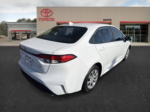 Certified 2025 Toyota Corolla LE image 5