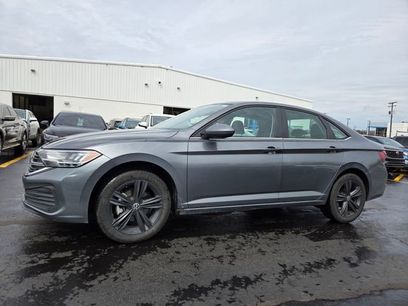 Used 2023 Volkswagen Jetta SE w/ Panoramic Sunroof Package