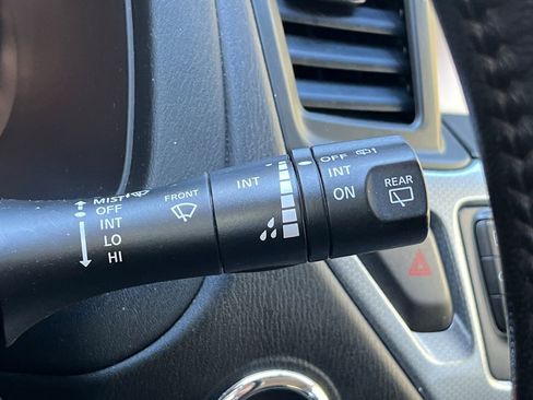 Used 2018 Nissan Pathfinder SL AWD/4WD image 36