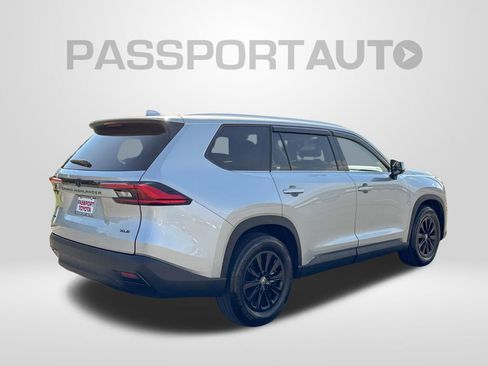 Certified 2024 Toyota Grand Highlander AWD image 9