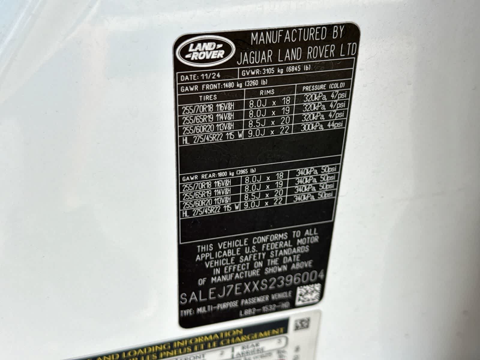 Used 2025 Land Rover Defender 110 S AWD/4WD image 43