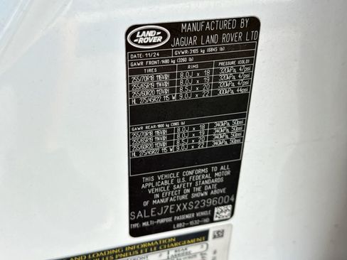 Used 2025 Land Rover Defender 110 S AWD/4WD image 43