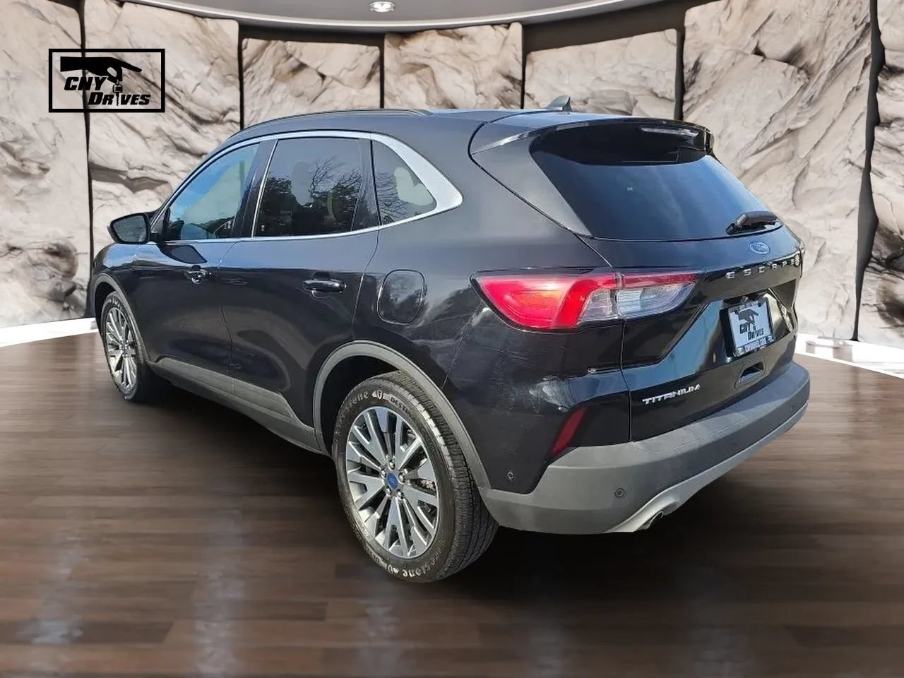 Used 2021 Ford Escape Titanium FWD image 7