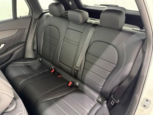 Used 2022 Mercedes-Benz GLC 300 4MATIC image 16