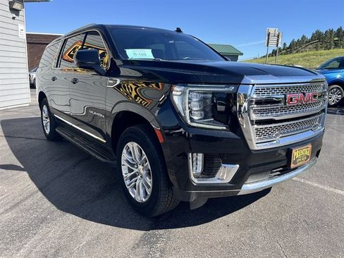 Used 2023 GMC Yukon XL SLT AWD/4WD image 3
