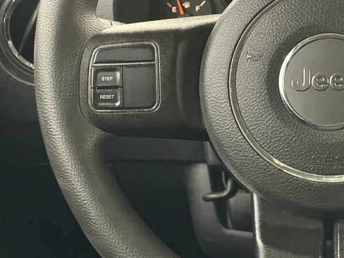 Used 2014 Jeep Patriot Sport image 21