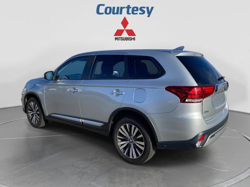 Used 2020 Mitsubishi Outlander ES AWD/4WD image 3