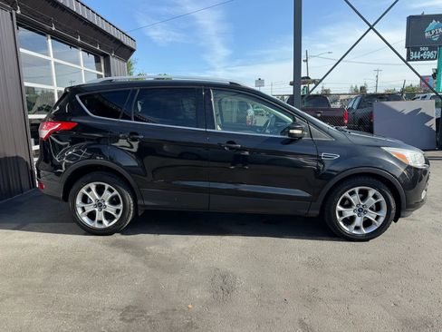 Used 2015 Ford Escape Titanium FWD image 4