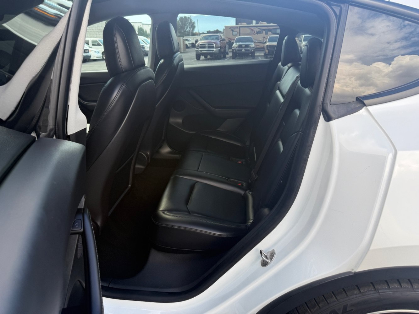 Used 2022 Tesla Model Y Performance AWD/4WD image 11