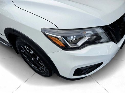 Used 2020 Nissan Pathfinder SL image 9