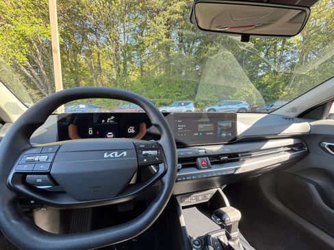 Used 2025 Kia K4 LXS image 34