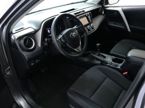 Used 2018 Toyota RAV4 LE image 20