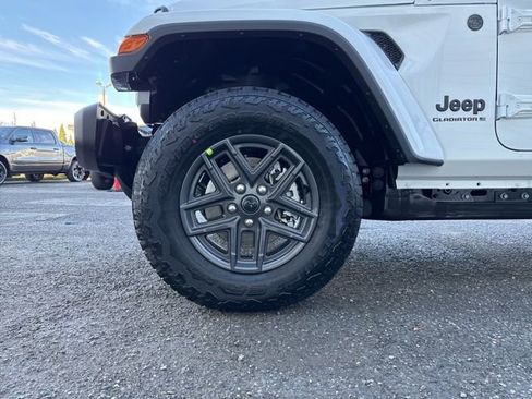 New 2026 Jeep Gladiator Sport image 9