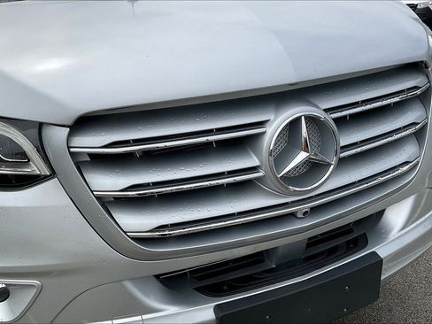 Used 2022 Mercedes-Benz Sprinter 2500 image 31