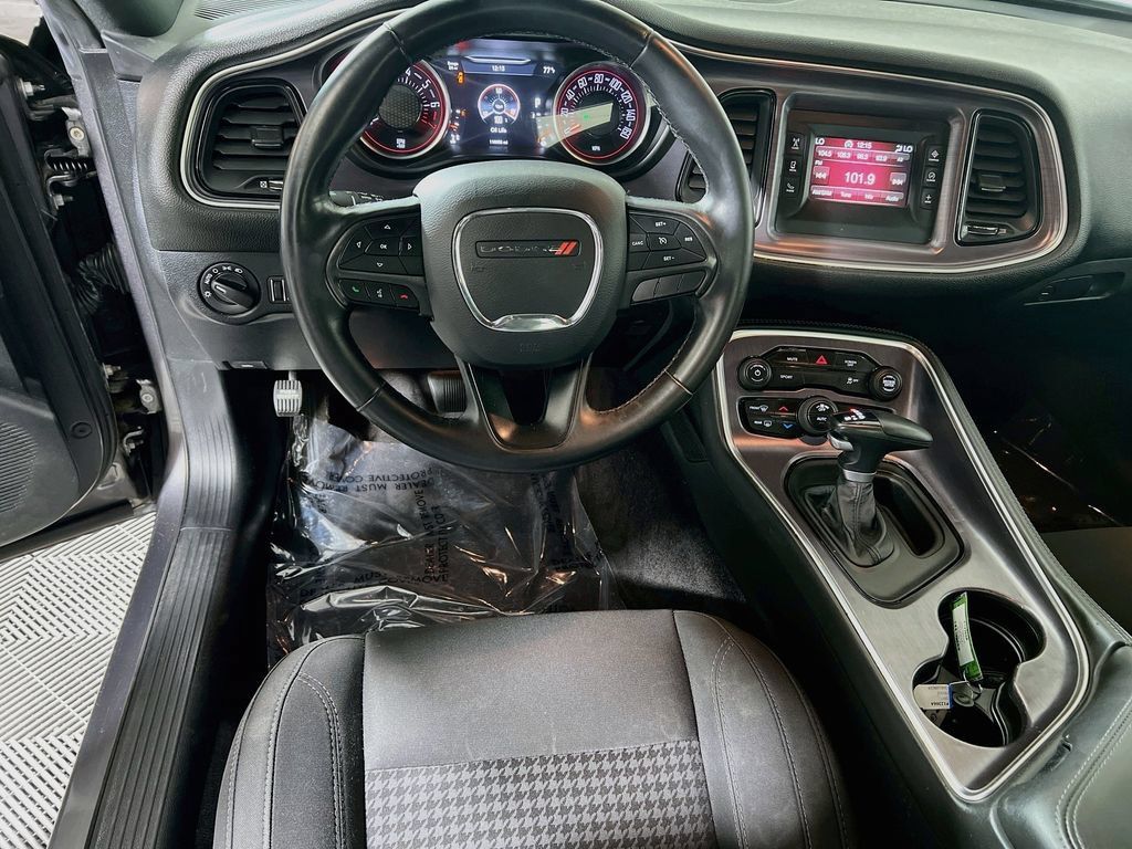 Used 2017 Dodge Challenger SXT RWD image 18