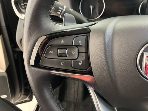 Used 2024 Buick Enclave Avenir w/ Avenir Technology Package image 23