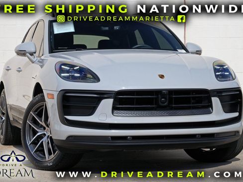 Used 2025 Porsche Macan AWD/4WD image 2