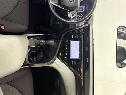 Used 2020 Toyota Camry LE FWD image 22