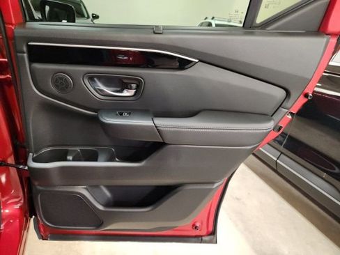 Certified 2025 Honda Pilot Touring image 33