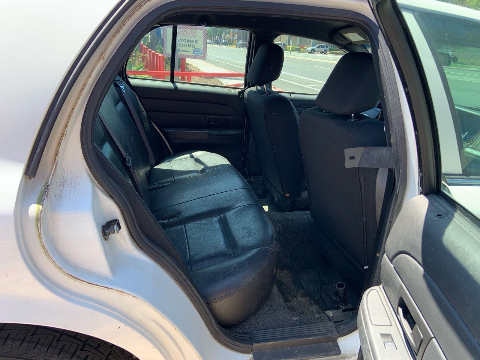 Used 2009 Ford Crown Victoria Police Interceptor RWD image 5