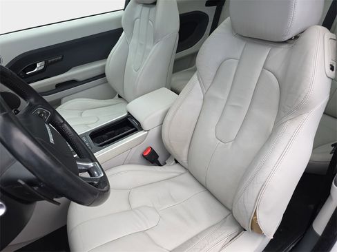 Used 2015 Land Rover Range Rover Evoque Pure Plus image 18