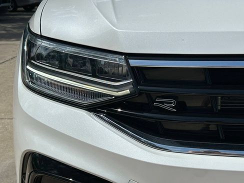 Certified 2023 Volkswagen Tiguan SE R-Line FWD image 41