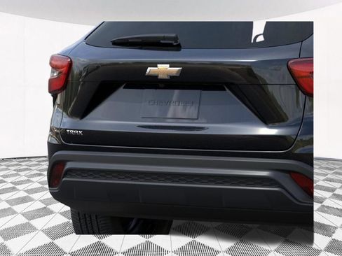 New 2026 Chevrolet Trax LS FWD image 21